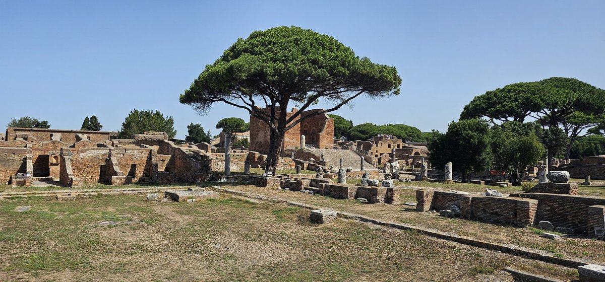 futureport82's tweet image. Europe trips have taught me that "the best" sites are overcrowded and overrated. Secondary sites offer the same core with a far greater experience.
Skip Pompeii and do Ostia Antica. Skip Versailles and do Palazzo Reale or Caserta.
I had an hour without seeing anyone else today.