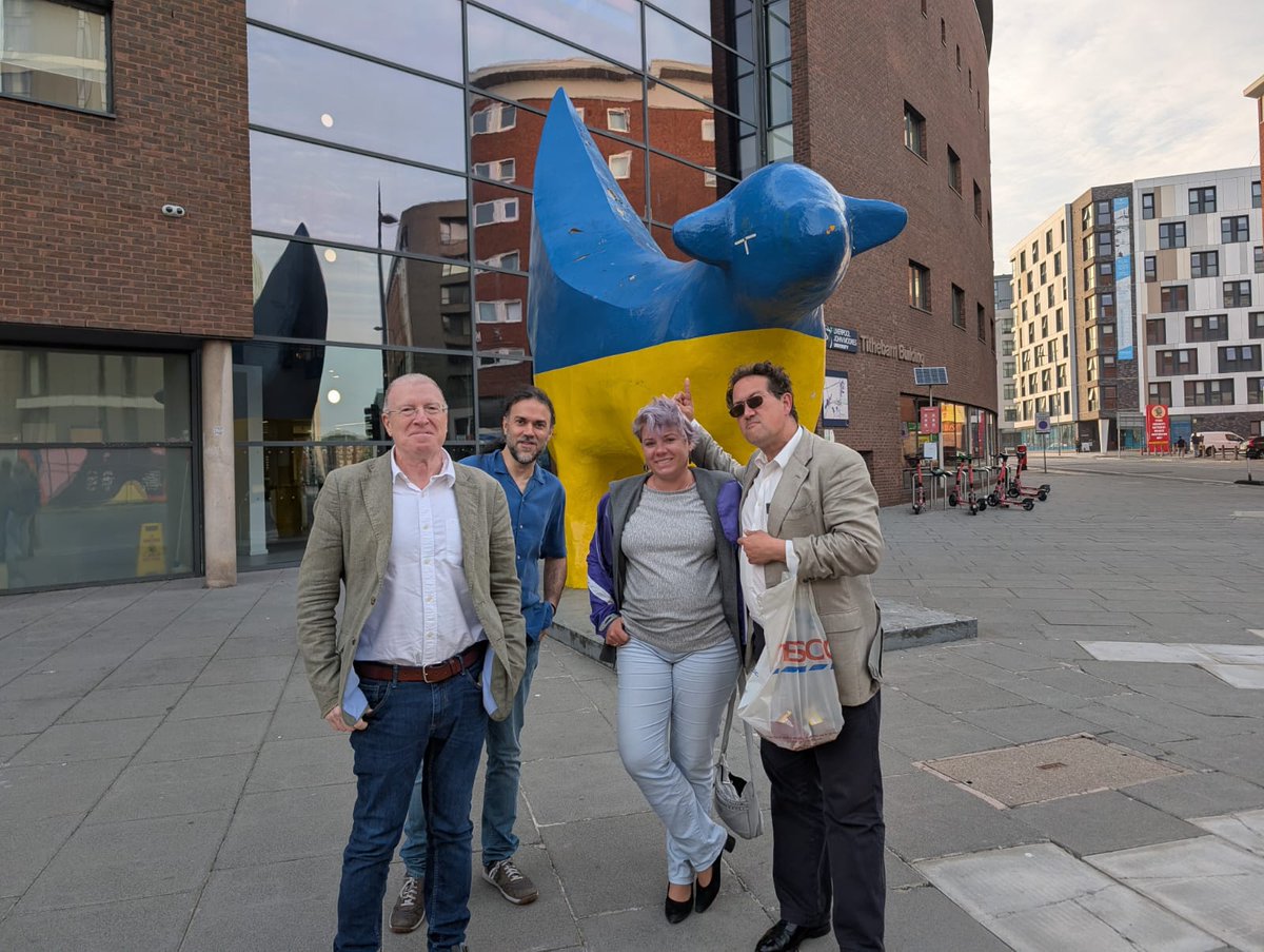 CAMDA_conf's tweet image. And the #CAMDA25 team continues with the celebration (including a visit to the super lambanana), wishing them all the best and looking forward to seeing you next year in the #ISMBECCB2025