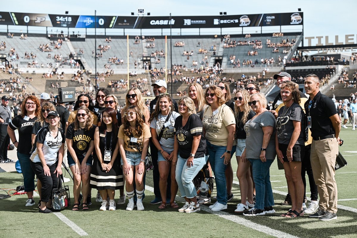 PurdueHHS's tweet image. Join us to honor P-12 educators in Tippecanoe + eight surrounding counties at the Golden Hammer Educator Appreciation Game, Aug. 30! Educators can score discounted tickets for the @BoilerFootball vs. Ball State football game.
🎫Purchase discounted tickets: gofevo.com/event/GoldenHa…