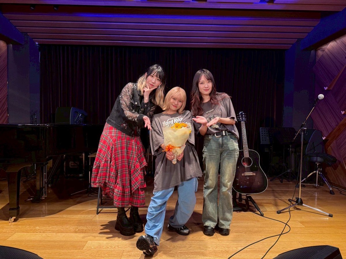 reipi0530's tweet image. /
2025.7.25 純麗さん企画 神楽坂天窓『film』
ありがとうございました！！！📷💭🎞 ̖́

びっくりするほどあたたかく迎え入れてくれて本当に嬉しかったです！！！😭💥💥

東京ライブ！！！息が苦しくなるほどに幸せな時間でした！！最高でした！！めちゃめちゃ楽しかった！！！ありがとう！！🔥…