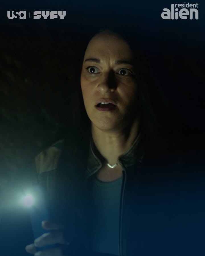 ResidentAlien's tweet image. IT ALL COMES DOWN TO THIS.
To all the fans, thank you so much for joining us on this #ResidentAlien journey. We can鈥檛 wait to show you how this story ends. The countdown to our series finale begins TONIGHT 10/9c on @USANetwork and @SYFY. Stream from the beginning on @Peacock.
