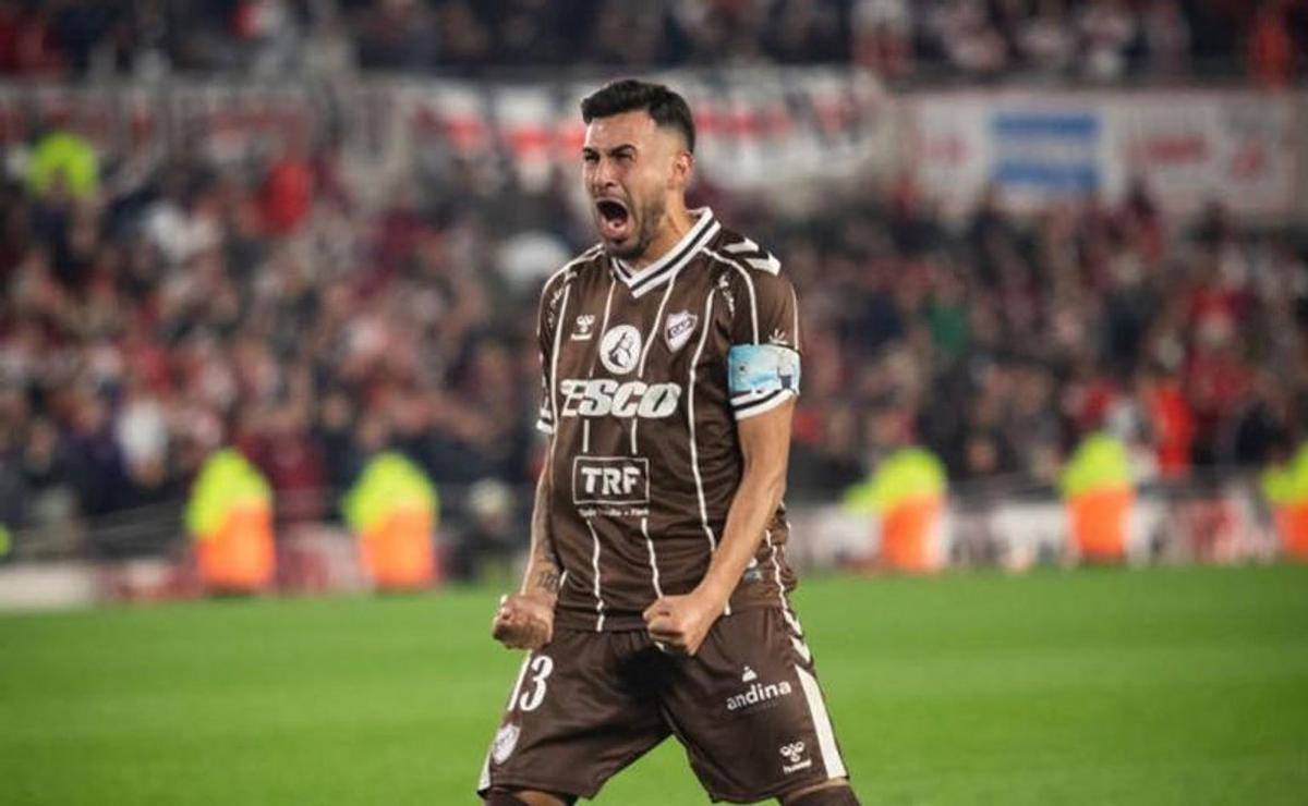 NehuenRoo's tweet image. 🚨🦑 SEBASTIÁN ORDÓÑEZ, presidente de Plántense, confirmó que #BOCA abrió conversaciones por NACHO VAZQUEZ.
☑️Afirma que: Hay grandes chances de que se ejecute la operación.
#BocaJuniors