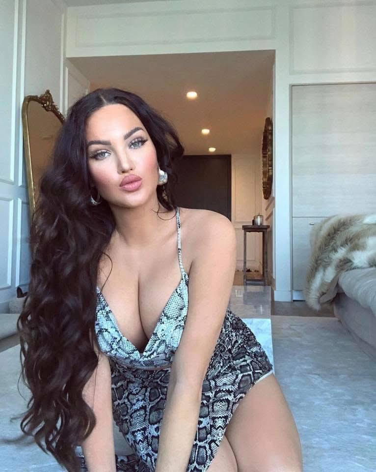VoguesEssence's tweet image. ♡ single or not ♡
➵ whoever likes this, would date you
➵ whoever RT’s this, would fuck you
• whoever does both will marry you.
𖤐 ⁀ if you’re brave enough, copy and paste.