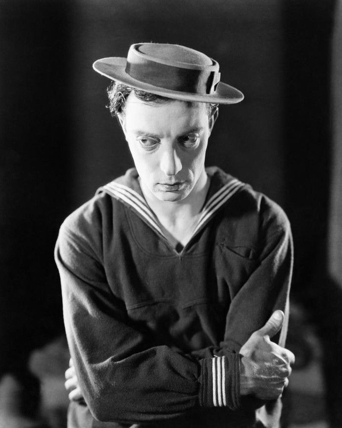 BusterKeatonSoc's tweet image. Promotional photos of Buster Keaton for "The Navigator," 1924.
#oldhollywood #busterkeaton #silentfilm #damfino