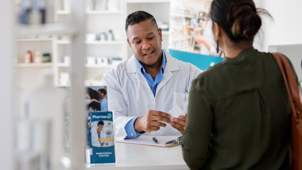 Important step forward! This bipartisan bill recognizes the critical role pharmacists play in testing for and treating COVID, flu, respiratory viruses, and strep. Proud to see @CommPharmacies leading the charge.

ncpa.org/newsroom/news-…

#ECAPSAct #NCPA