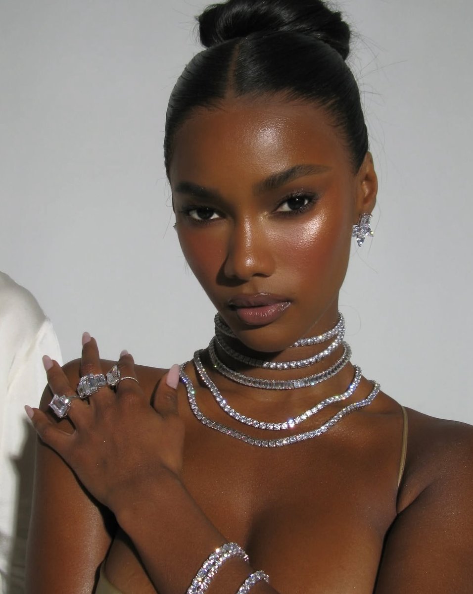 aldaphrodite's tweet image. mariama diallo for patrick ta beauty by melissa hurkman (2024).