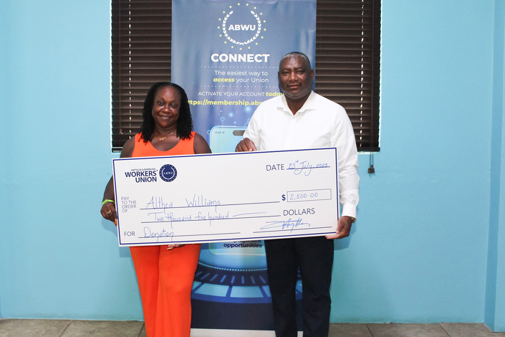 abwu268's tweet image. Queen Singing Althea is getting a boost on her road to the 2025 Calypso Monarch Competition, thanks to a timely donation from the Antigua and Barbuda Workers’ Union (ABWU). READ MORE>>> abwunion.com/press-releases…