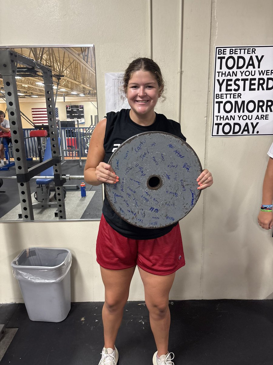 🐆Week #7 Cat 🐆

Senior Izzy W

Iz has been making the most of her time at HBC. She shows up early, stays late, and brings positivity with everything she does. Shes left an ELITE legacy here and truly has embraced our mindset of Person&gt;Player✝️ Keep being you Iz!🔴⚪️🔵🤟🏻