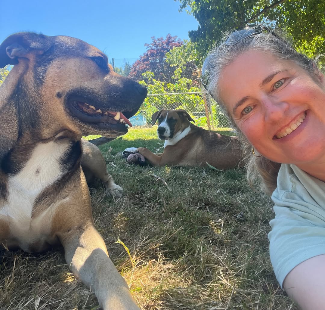 A New Beginning💜
We’re celebrating a heartwarming adoption—Xena, one of our Cali6 pups, traveled from Fresno &amp; found her "happily ever after" with foster mom Erin &amp; big brother Baker! It was meant to be: Xena fit right in,  goofy, sweet &amp; full of Boxer charm. Welcome home Xena!