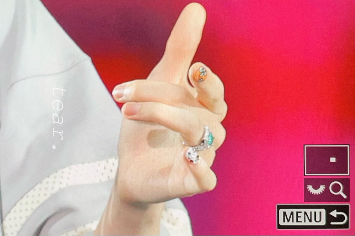 TRINEXTD00R's tweet image. OMG RIWOO&apos;S NEW NAIL ART IS SO PRETTY?