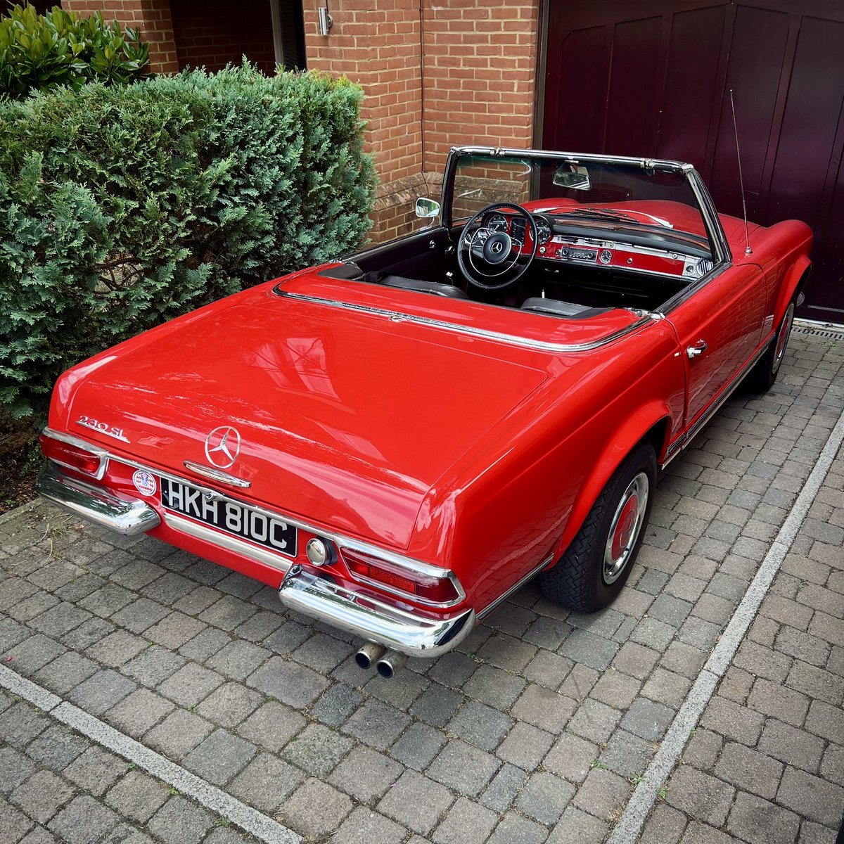 AutoPap's tweet image. Loads of ‘experts’ keep telling me this car ‘won’t go up in value’ and the market ‘isn’t great’
How about I’ve been dreaming of owning this car since I was 10 and now I’ve now got a good one, I’m so bloody happy.
What value is that feeling?
#JustDriveIt