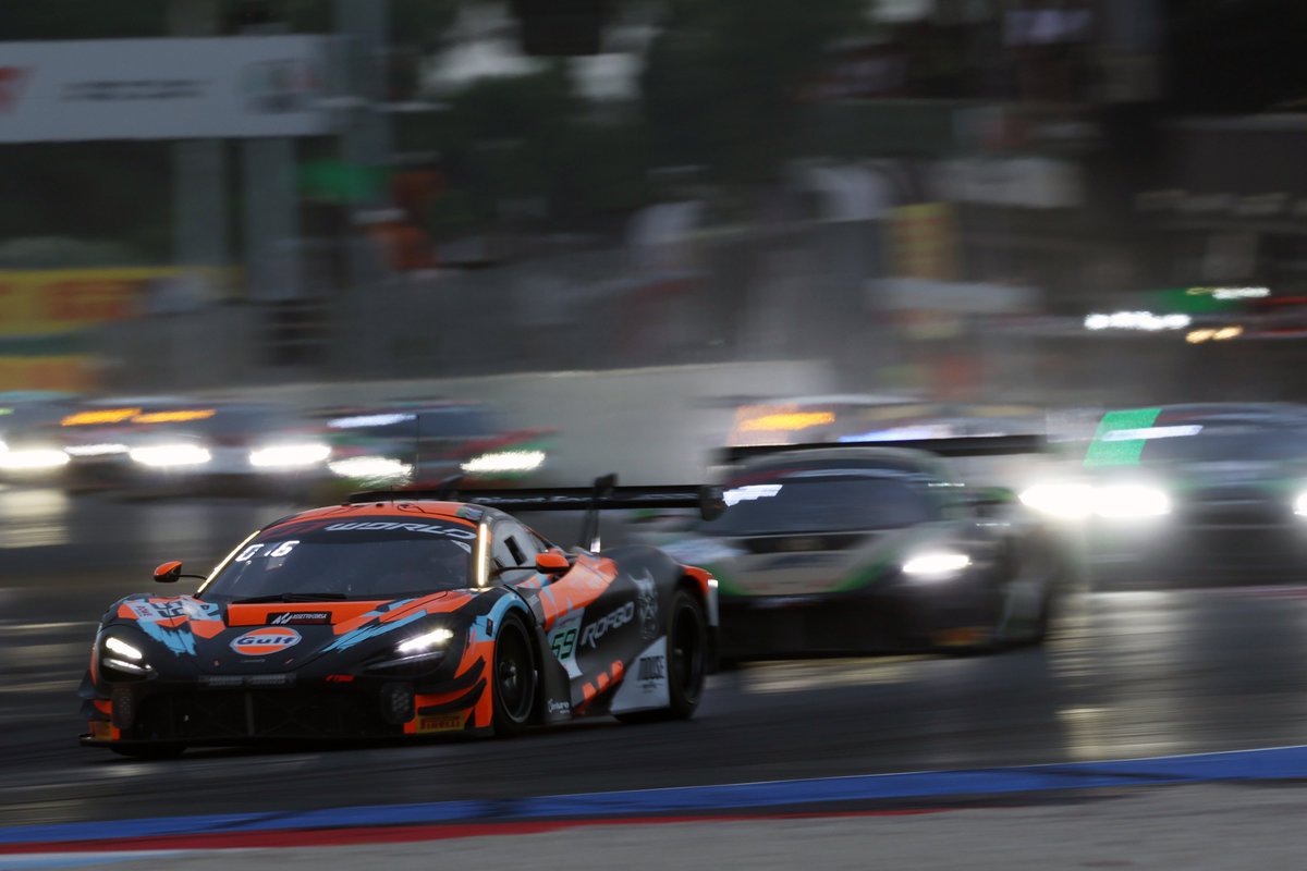 GTWorldChEu's tweet image. Who's ready for some more night racing at Magny-Cours? ๐โโ๏ธ๐
#GTWorldEurope | #GTMagnyCours