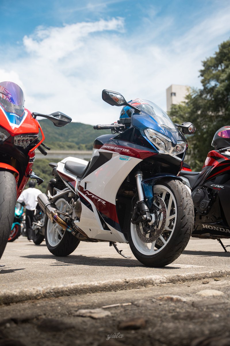 Y_800f's tweet image. 青空が似合うバイク🏍️