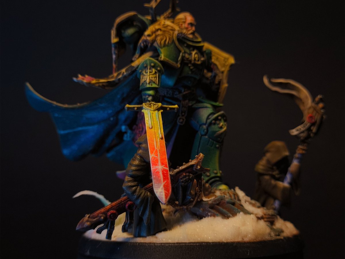 Більше мені додати нічого, можу тільки робити висновки про технічну сторону питання і помилки, але це ми обговоримо якось потім
Ідея: сніг, розруха і смерть довкола символізують страх Лева перед невідомим але все ще знайомим світом, в якому він прокинувся.