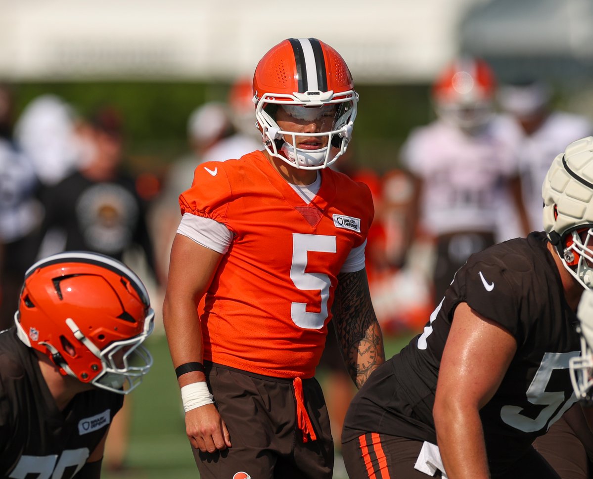 The Cleveland Browns welcome back their fans today as the Browns Training Camp opens to the public. 
🚨 Physicians Ambulance is on site ensuring fan, player and staff safety. 🚨 
#weareeverywhere #physiciansambulance #physicianspride #paramedic #emt #clevelandbrowns #browns