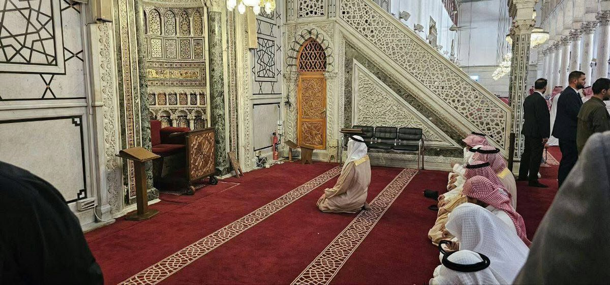 الوفد السعودي و وزير الاستثمار السعودي يصلون في المسجد الأموي في دمشق
