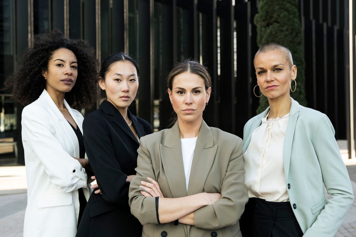 FloridaTrend's tweet image. ⚖️ Last chance! Today’s the final day to nominate for Florida Trend’s Notable Women Leaders in Law.
📌 Nominees must:
✔️ Be Florida-based & in good standing with the Bar
✔️ Work at a firm with 10+ staff
✔️ Have 15+ years of experience
✔️ Be firm-nominated with a leadership…