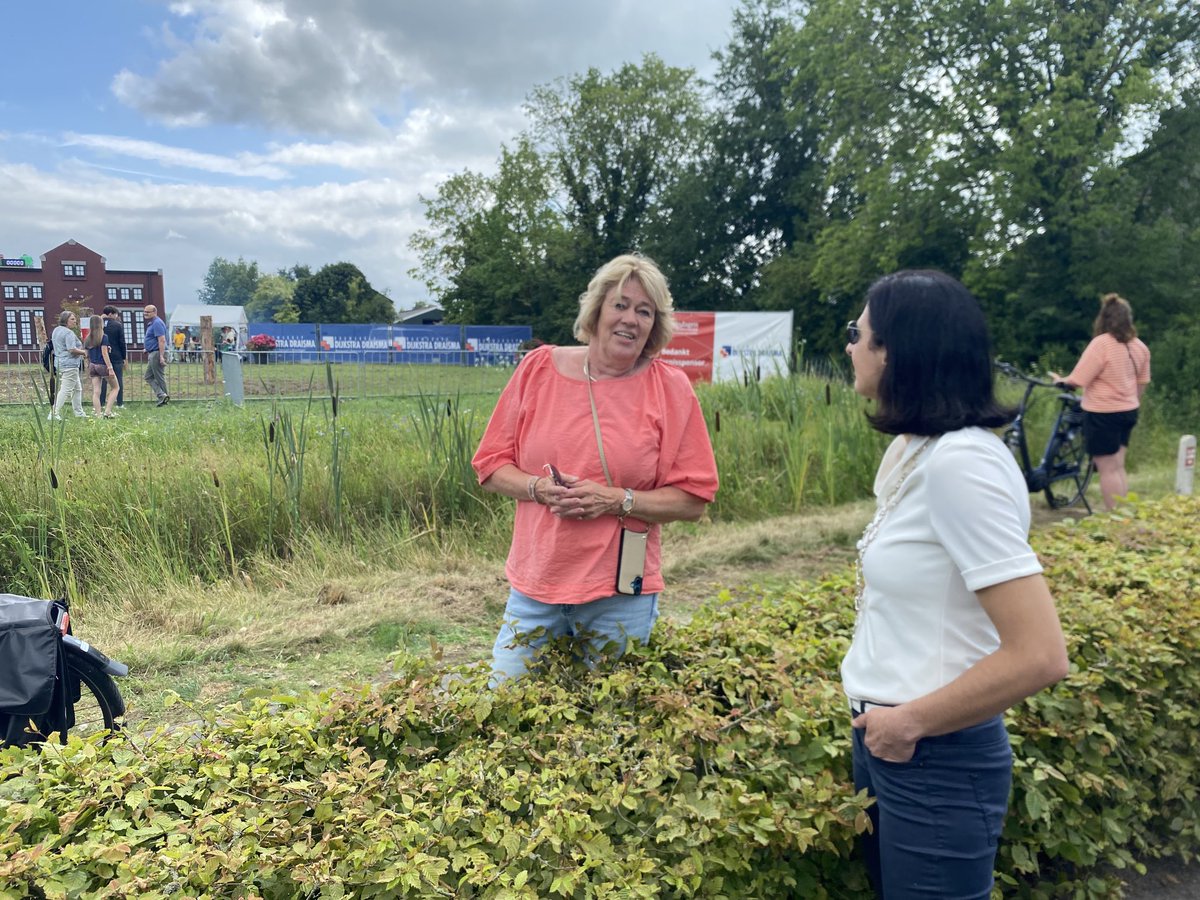 cdkfryslan's tweet photo. Op 'e nij nei #paardendagen #Driezum ~ #Wâlterswâld. Kom ik graach. Myn sport en noflike minsken yn de Wâlden. Hjoed ek mei boargemaster ⁦@anjahaga⁩ en steatenlid ⁦@attjemeekma⁩. ⁦@dantumadiel⁩ ⁦@provfryslan⁩ https://t.co/jLT7Qo39H5