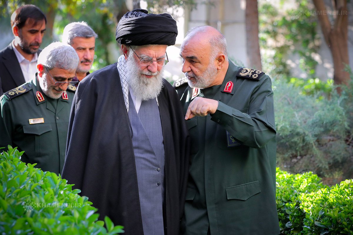 khorramiardabil's tweet photo. درود بر ملت ایران و سلام بر جوانان شهید، بر بانوان و کودکان شهید، و بر همه‌ی شهیدان و داغداران آنان.

امام انقلاب و اسلام https://t.co/tyHnBdQtqO