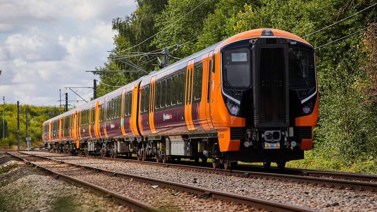 NetworkRailBHM's tweet image. ⚠️ An important reminder for Cross City line passengers
🚐 Buses replace trains between Birmingham New Street and Lichfield Trent Valley for 7 days from Monday
🗓️ Mon 28 July - Sun 3 August
✅ @nationalrailenq and @WestMidRailway for travel info
➡️ gloo.to/F2Iw