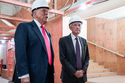 Gabrill_Michael's tweet image. "Face to Face, Powell Told Trump He Was Wrong About a Construction Project" by Erica L. Green #NYT #NewYorkTimes ift.tt/yrFP0uO
