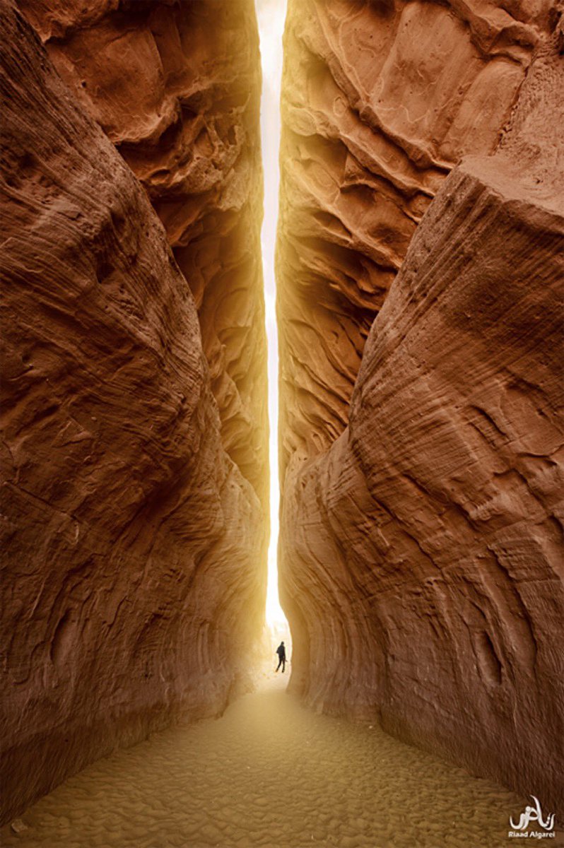 Des endroits sur Terre qui ne semblent pas réels. Part. 2 (dernière partie)

THREAD 🧵👇

1. Tunnel de lumière à Pétra, Jordanie