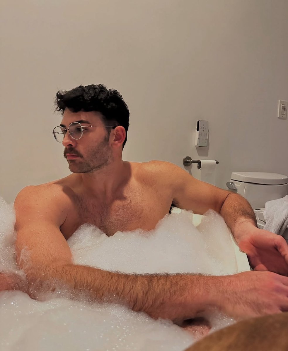 kaitnotcake's tweet image. happy hasan day to those who celebrate &lt;3
#hasantwtselfieday #hastwtselfieday @hasanthehun @nothasanabi