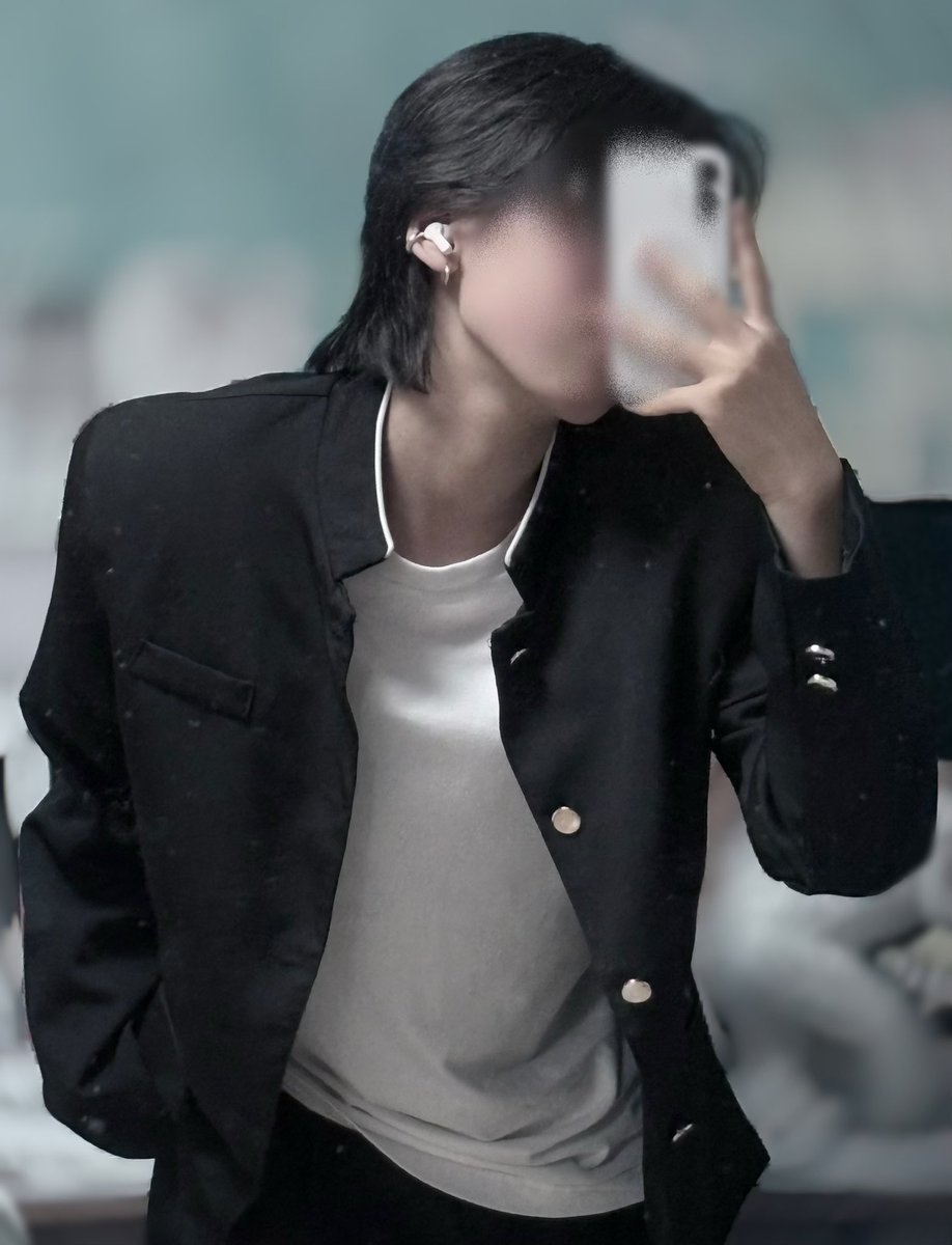 Hxiovr_'s tweet image. 보정도 화장도 안 해서 얼굴은 좀 에바야