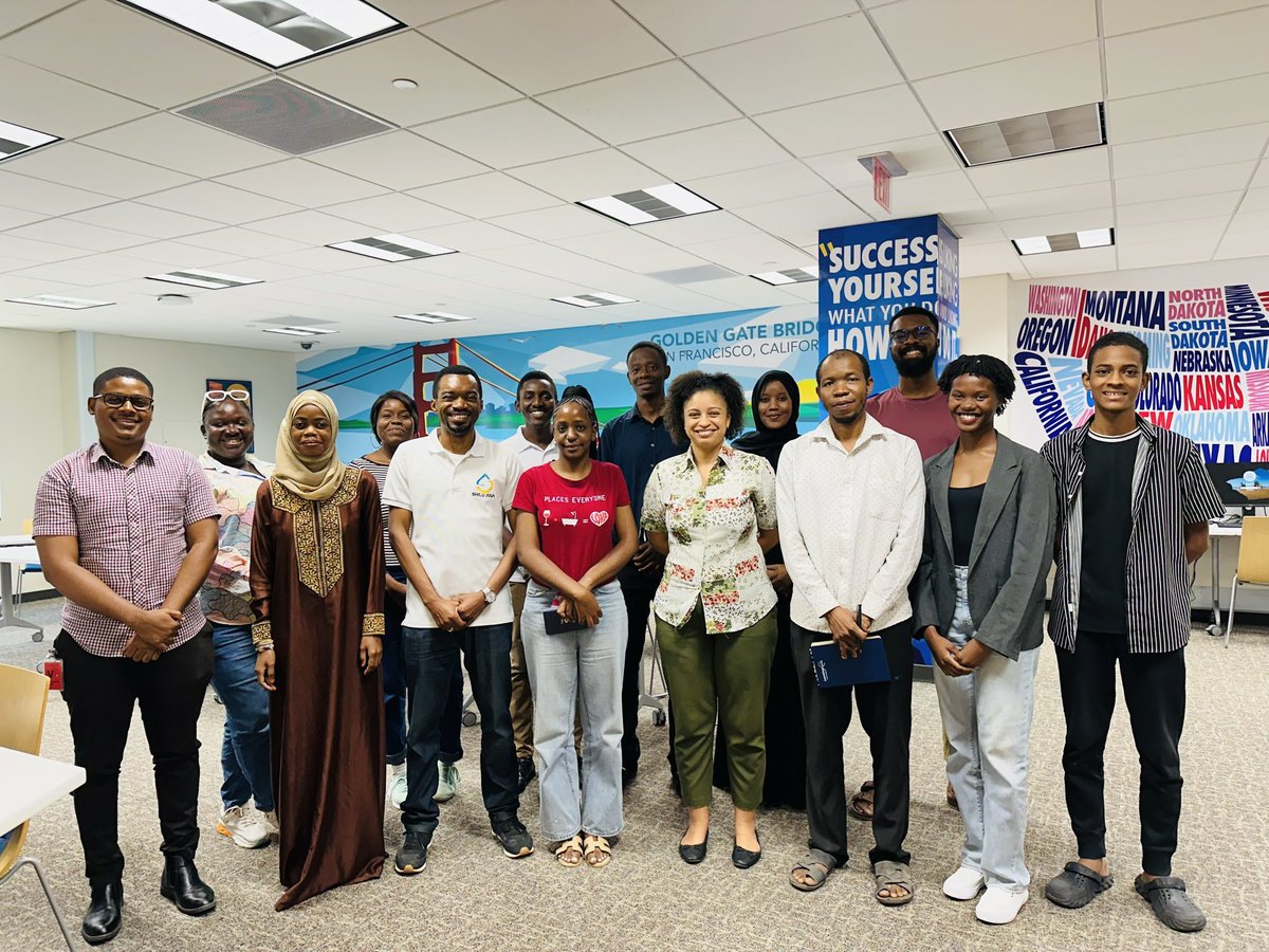 usembassytz's tweet image. Hivi karibuni, Musa Kalangahe, Mshiriki wa Mandela Washington Fellowship wa mwaka 2017 na Mkurugenzi wa Kampuni ya Junubia Host Co. Ltd (kampuni iliyoanzisha programu ya Shilu ANA ya kuweka teksi), aliongoza kikao chenye nguvu kuhusu kuboresha uendeshaji wa biashara ili kukuza…
