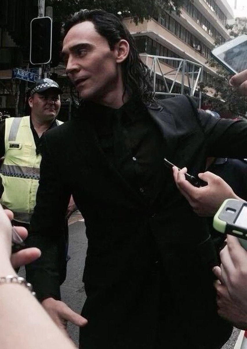 Hiddlesxxloki's tweet image. What’s on my mind? 

This. Always this