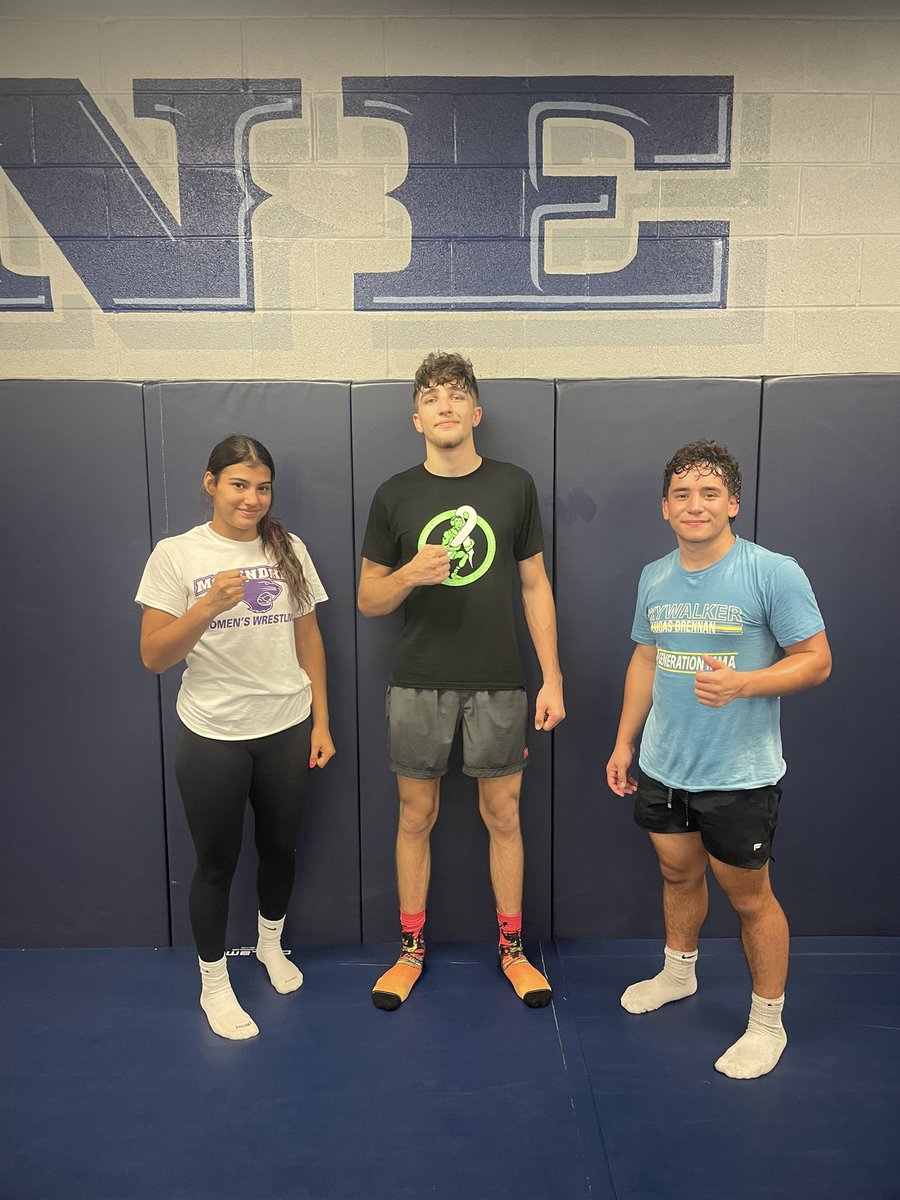 Finished last day of summer workouts with guest coaches/athletes helping our Rangers. Alumni is always welcome around here. Now to prep for the school year then season!!!
#rangerwrestling#LSHSAthletics#family