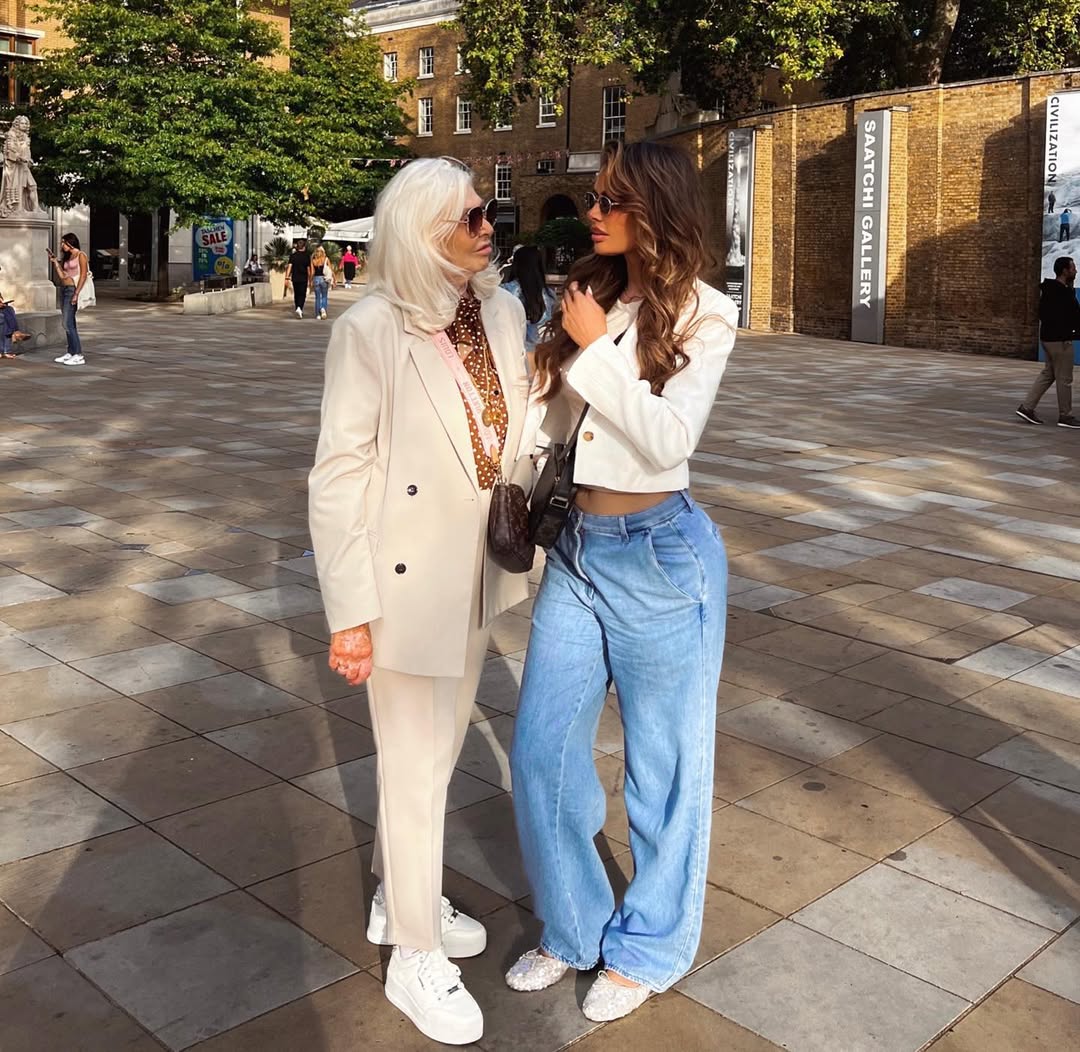 My lovely Linda 🌟
.
Quality time with my nan @lindasims1 🌟🥰
