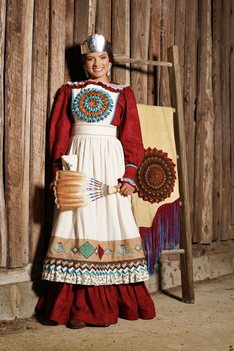 LumbeeHomcoming's tweet photo. Teen Miss Lumbee 2025 Keely Deal https://t.co/yyTOFOru25