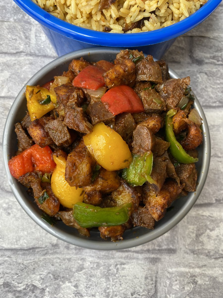 soyecaterings's tweet image. Gizdodo N20,000
Egusi ijebu N18,000
Groundnut soup N18,000
