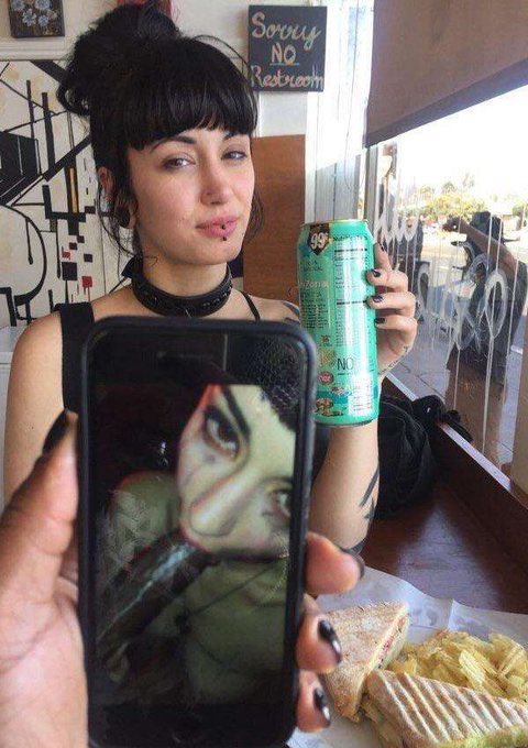 OverDaGoonSault's tweet photo. What..? https://t.co/BsIssWWjFk