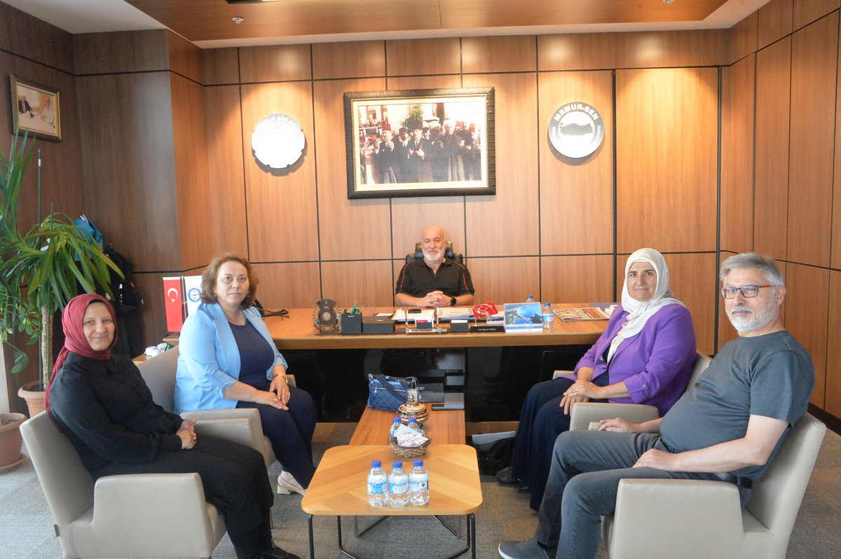 Büro Memur-Sen'de Genel Başkanı Syn. Yusuf Yazgan ve Büro Memur-Sen'de Genel Başkan Yrd. Syn. Hacı Bayram Tombul makamında ziyaret edilmiştir. Bizlere zaman ayırdıkları için kendilerine Teşekkür ediyoruz.