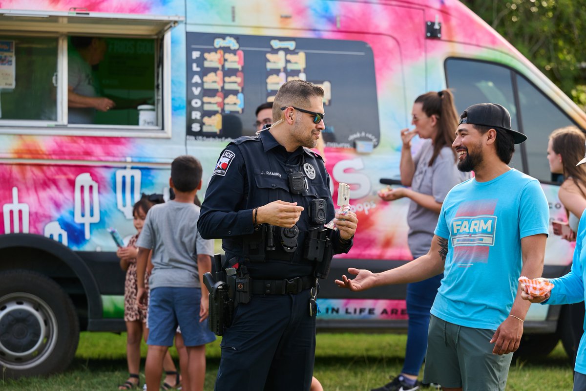 LakeWorthPD's tweet image. Pops with Cops featured in the @TXPoliceChiefs Weekly Bulletin.
After four years, our Pops with Cops event has become a summer staple in the Lake Worth Community. This organic event has no pretense or agenda. It's simply an effort to create a opportunity for us to get to know…