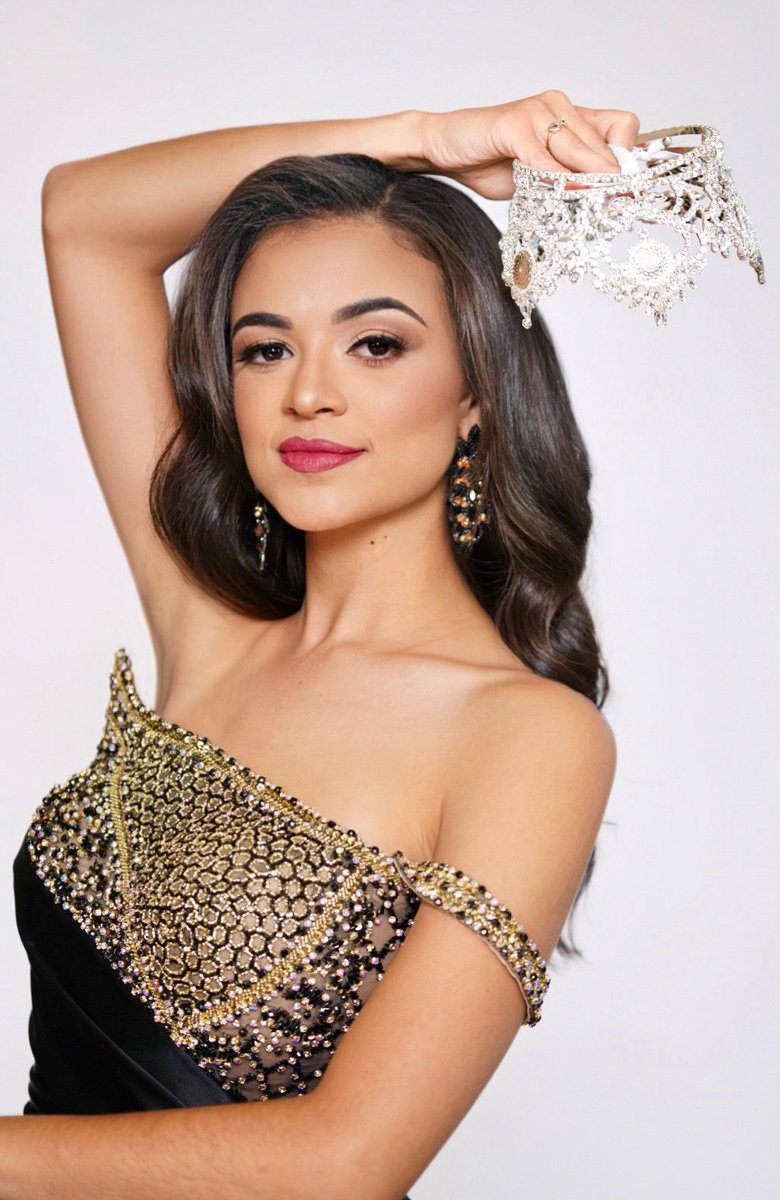 LumbeeHomcoming's tweet photo. Taylor Davis Miss Lumbee 2025 https://t.co/kTYUzZmqnW