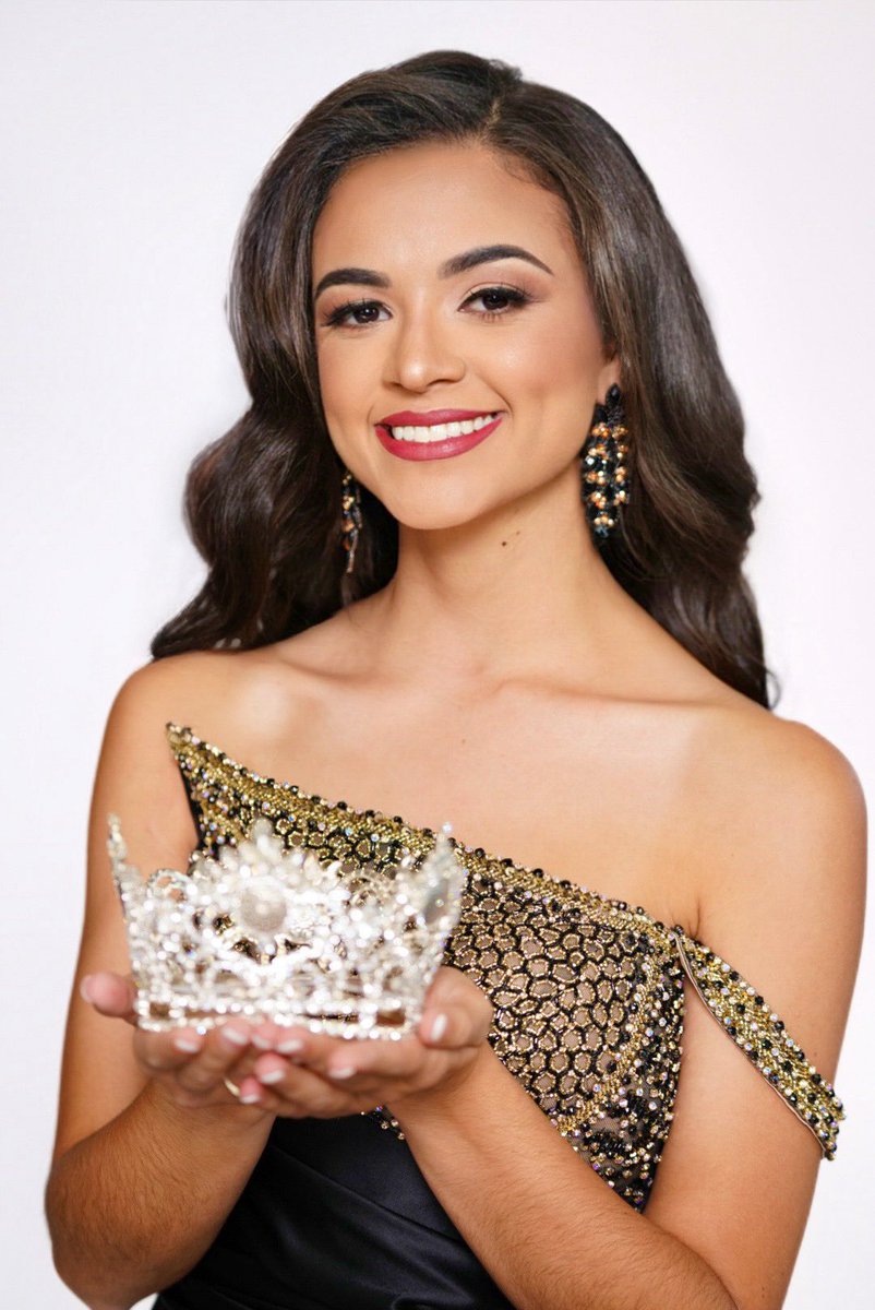LumbeeHomcoming's tweet photo. Taylor Davis Miss Lumbee 2025 https://t.co/kTYUzZmqnW