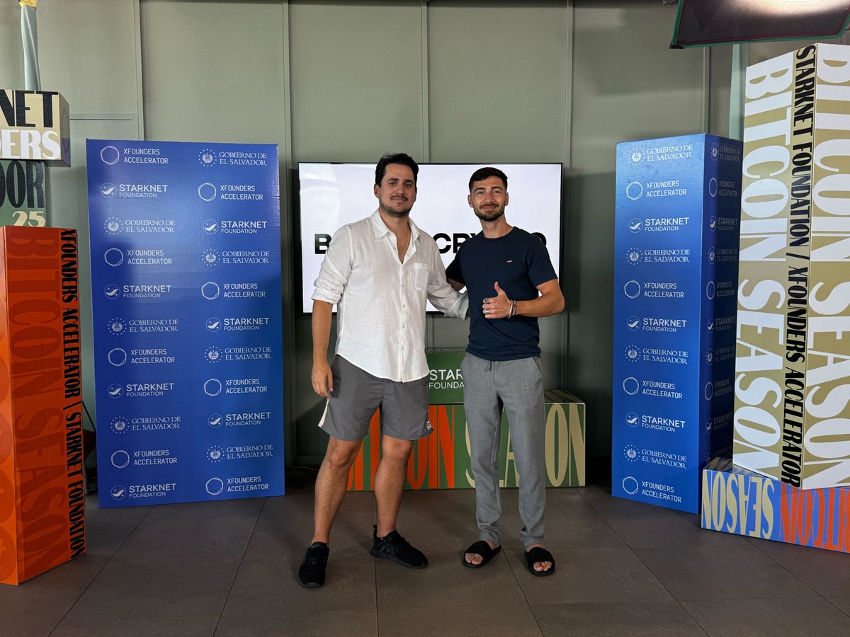 beincrypto's tweet image. Guess where @beincrypto is making waves? 🇸🇻
Our very own Luís De Magalhães is in El Salvador, right at the heart of the @xfounders bootcamp with @StarknetFndn ⚡️
We're getting a real feel for the innovation brewing there, and bringing back insights to share with you. 🔥