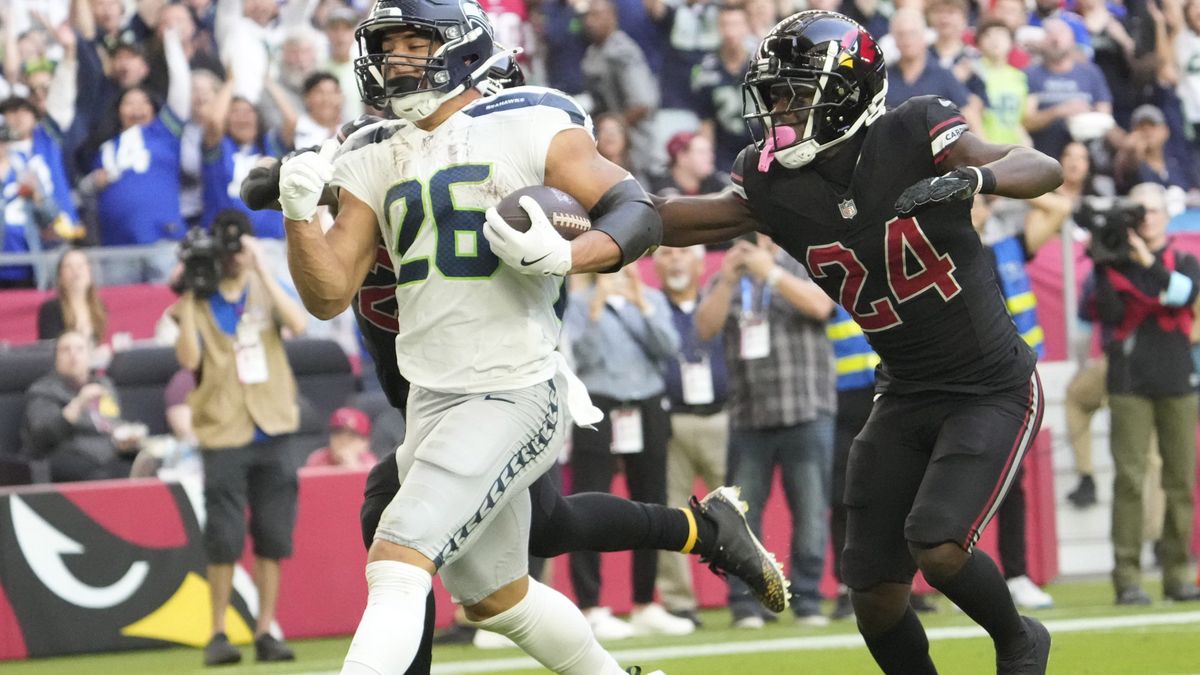 TheSeahawksWire's tweet image. Cardinals to wear NFL Rivalries jersey on TNF vs. Seahawks seahawkswire.usatoday.com/story/sports/n…