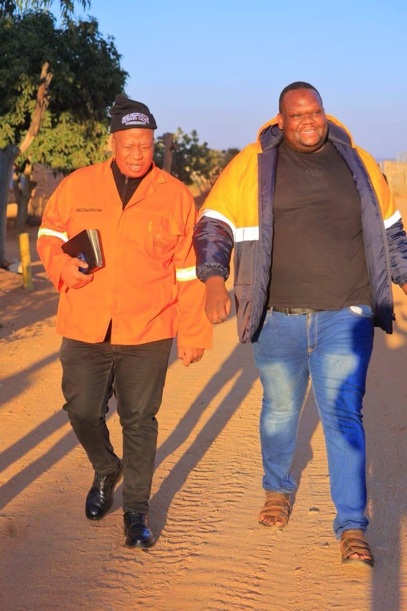 Manyangila's tweet image. Leadership by example. MEC Tony Rachoene’s early morning presence at the Mothapo Cost Centre speaks volumes about his dedication. With #OperationTsogaMoshomi in full swing, Limpopo’s service delivery is in the right hands.
#TonyRachoene #OperationTsogaMoshomi @LDPWRI