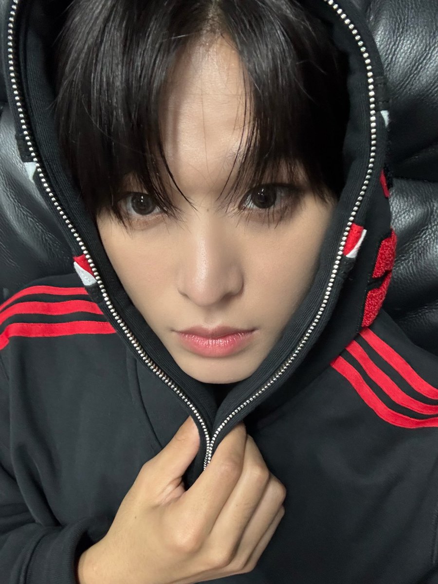 250726 1:17 KST
🐈‍⬛📸
