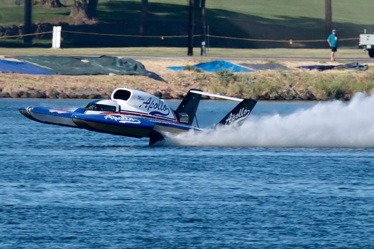Dave Villwock hangs it out in Friday testing for the Gold Cup in the Tri Cities.

📷 @digitalroostertails