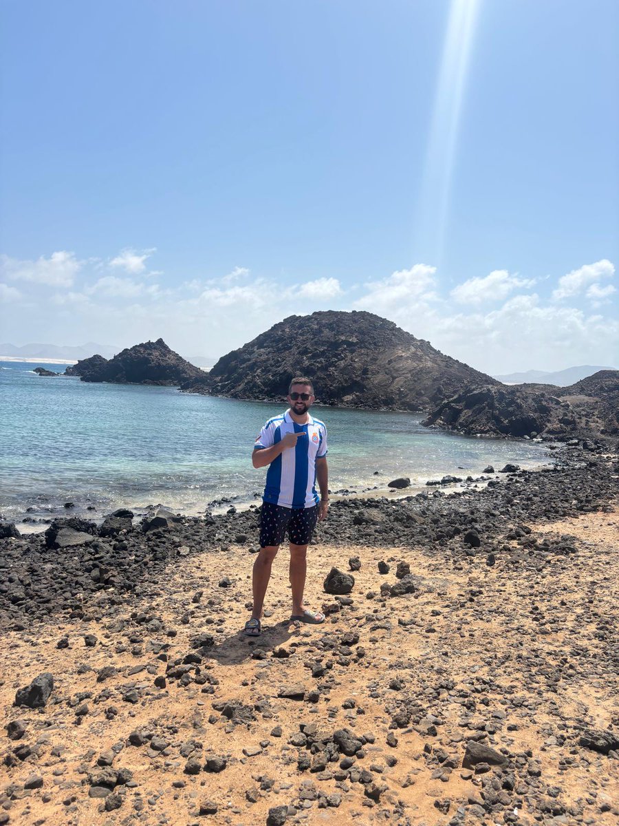 11_nestor's tweet photo. Welcome Tyrhys Dolan 🔵⚪ #RCDE
#RCDEOnTour #IsladeLobos #Fuerteventura @RCDEspanyol @Kelmesports https://t.co/PGdROVfHOa