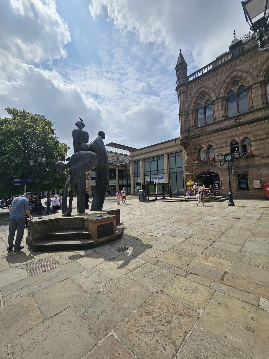 ChesterTour's tweet image. We have a new, temporary place to meet your @ChesterTour guide. Just in front of the 16ft high Celebration of Chester (1992) statue by Stephen Broadbent. Don't forget we run daily walking tours at 10.30am and until the end of October at 2pm
#Chester #WalkingTour
@BBGuides
