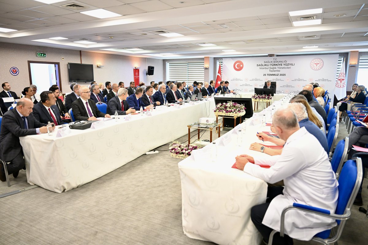 saglikbakanligi's tweet photo. Sağlık Bakanımız Prof. Dr. Kemal Memişoğlu başkanlığında Sağlıklı Türkiye Yüzyılı İstanbul 2. Bölge Sağlık Hizmetleri Değerlendirme Toplantısı gerçekleştirildi.

Sağlık Bakanımız, ildeki sağlık yatırımları ve sağlık hizmetlerinin sunumuna ilişkin il yöneticilerinden bilgi aldı.

#SağlıklıTürkiyeYüzyılı 🇹🇷