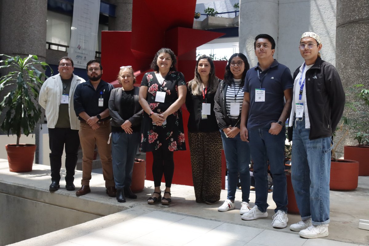 #LaFotoDelDía📸 Celebramos la dedicación de las y los estudiantes que participaron en el curso “Política sanitaria internacional: retos y respuestas ante enfermedades prioritarias” del #PASPE2025🌍

Gracias a la Dra. Eva Azucena Silvestre Martínez por su liderazgo y compromiso💡