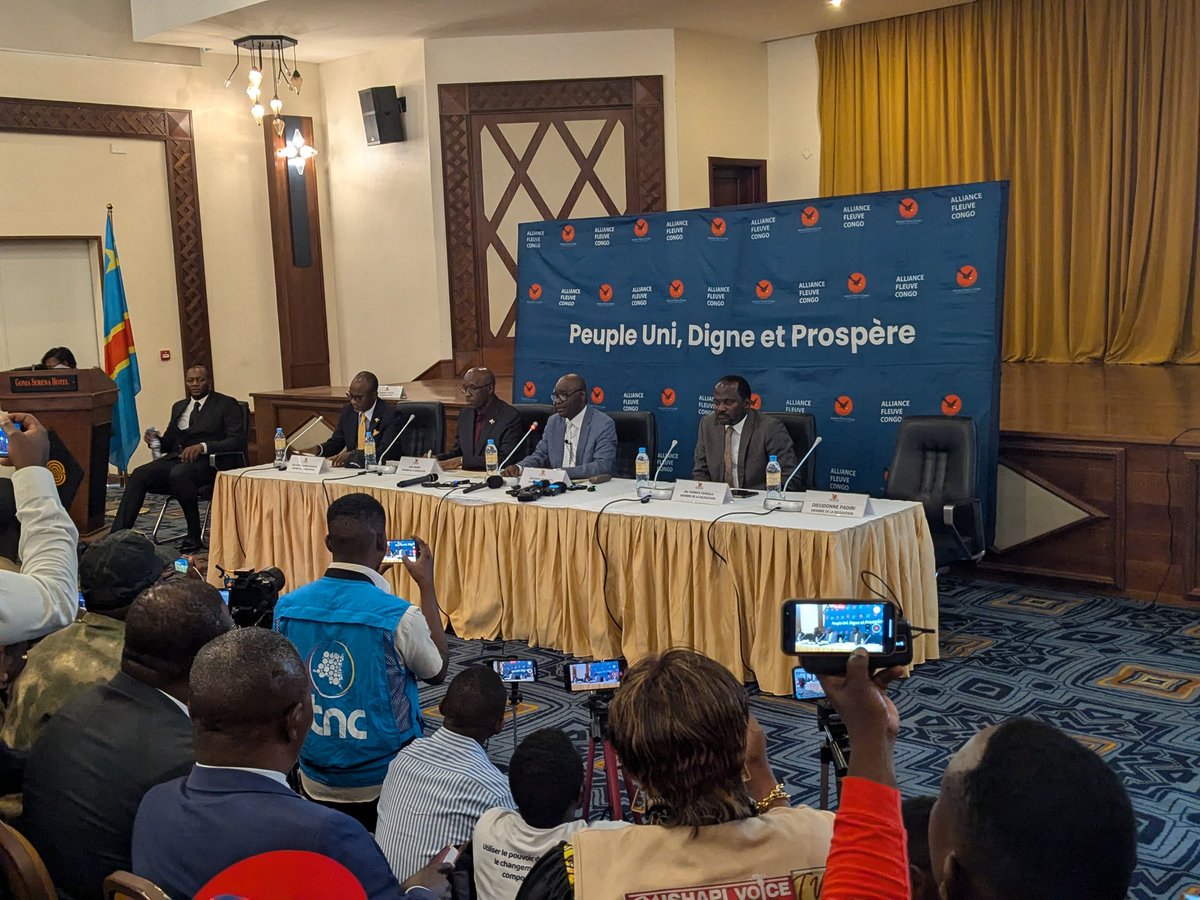 #GOMA: Conférence de presse AFC/M23.

Devant les médias, les révolutionnaires préviennent, pas de 6e round à #Doha sans respect des engagements:

1. Libération des prisonniers,
2. Fin des hostilités et discours haineux
3. Retour des déplacés
4. Zone tampon + forces neutres.