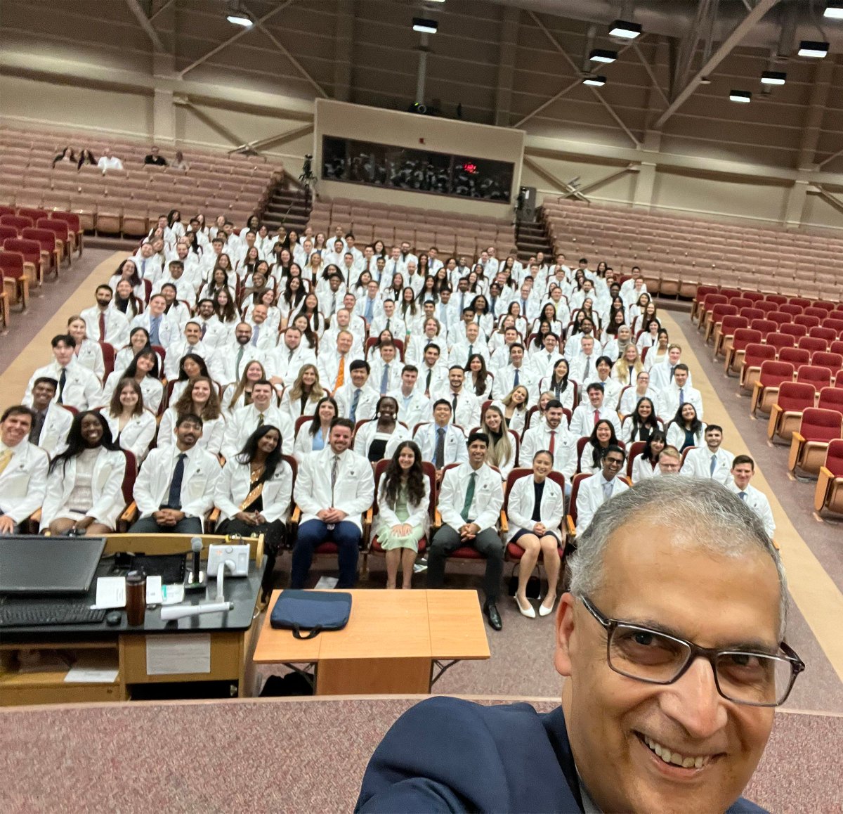 A selfie with the future of medicine. Proud to welcome the M.D. Class of 2029!
#UToledoMed29
